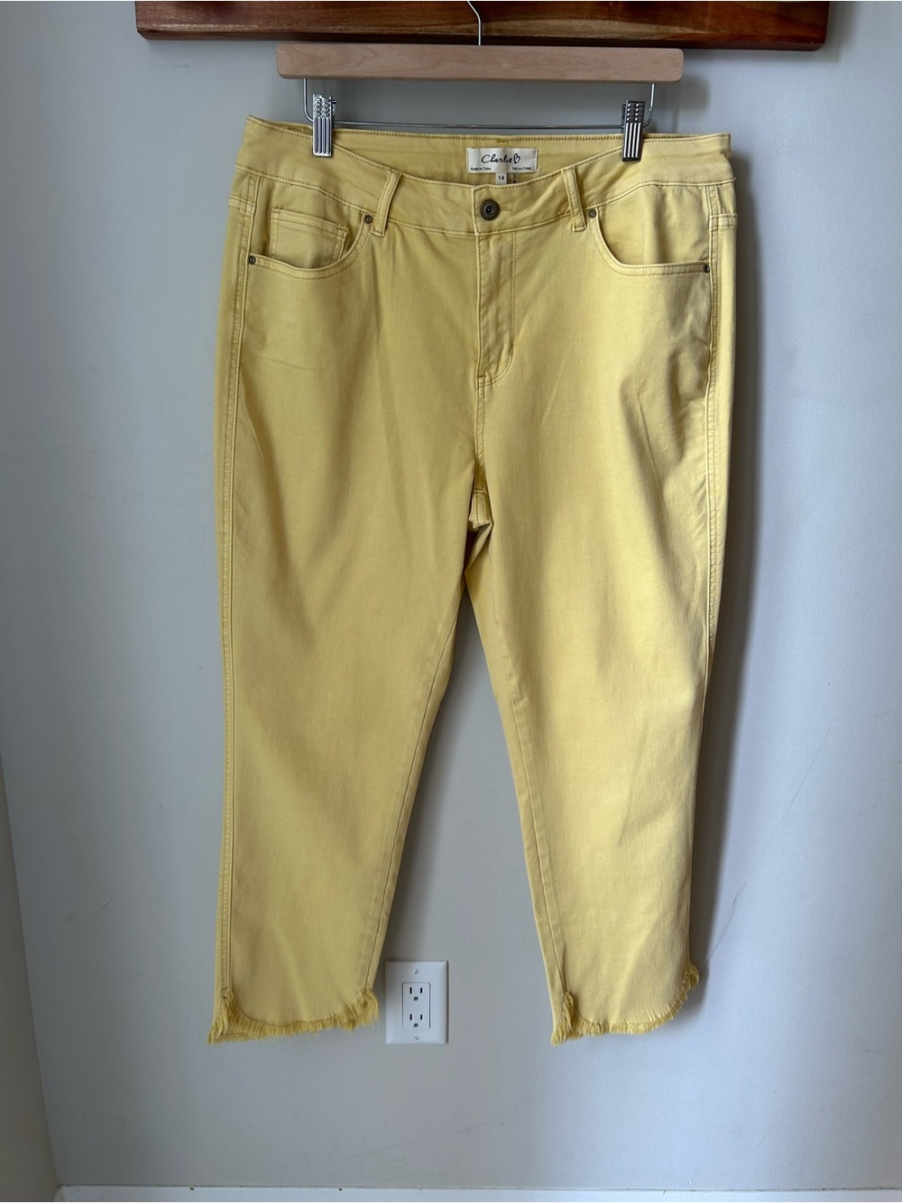 CHARLIE B Butter Yellow Frayed Hem Cropped Stretch Jeans Size 14
